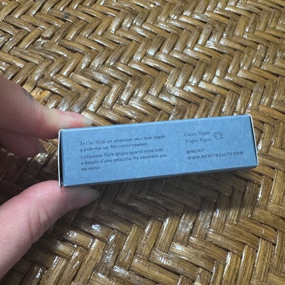 Merit Shade Slick Tinted Lip Oil Pink Beet 0.23 Oz NEW - Picture 2 of 5